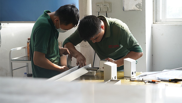 貼標機（jī）維修方式91成人视频旋杆貼標機廠家知道