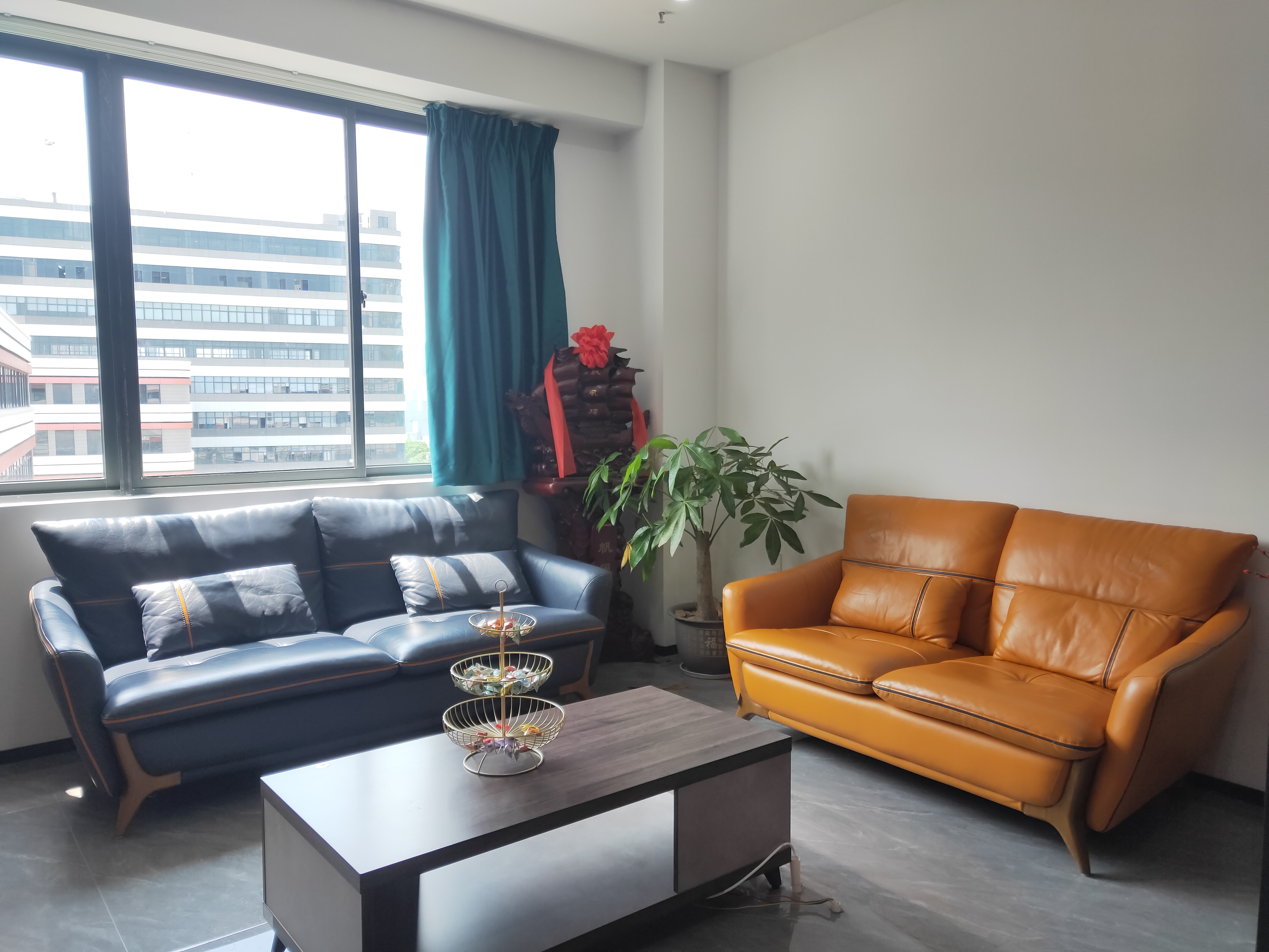 91成人视频洽談區域