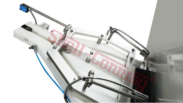 91成人视频不幹膠貼（tiē）標機適用於（yú）不同行業