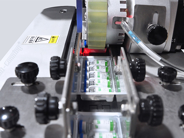 S616立進臥貼入托係統智能貼標機